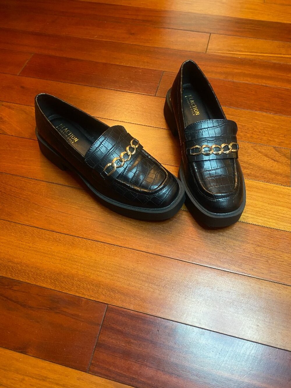 Kenneth Cole Reaction Black Sienna Lug Loafers size 6.5 Black